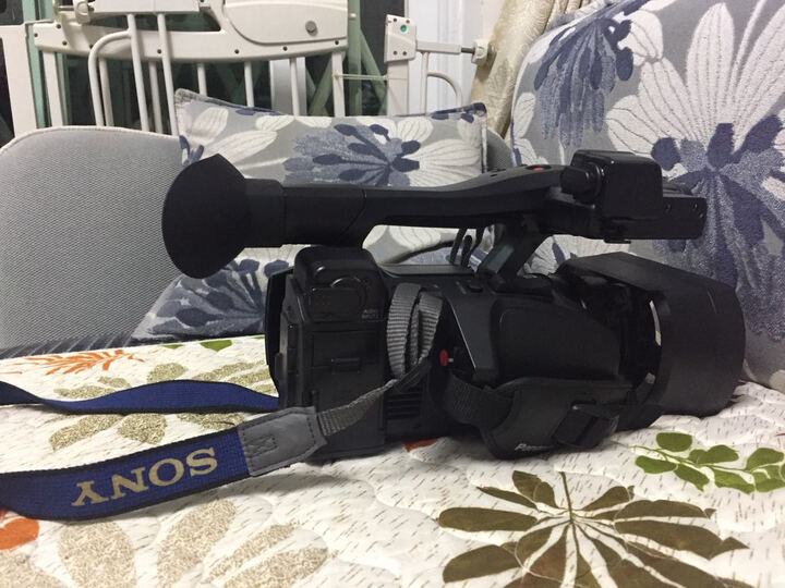 松下HC-PV100GK:性价比挺高的,操控也很方