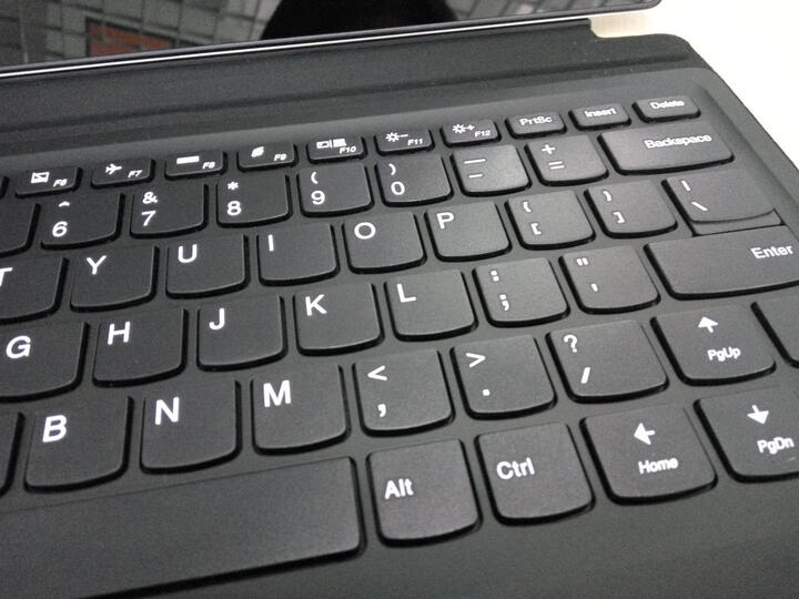 联想 Miix5 尊享版二合一平板电脑12.2英寸(i5-6200U 8G内存/256G/Win10 内含键盘/触控笔/Office)闪电银 晒单图