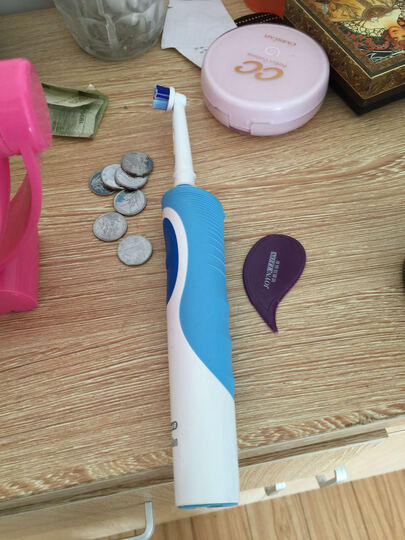 博朗D12013:牙刷很好用,电动牙刷里的入门级