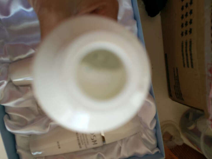 欧诗漫(OSM):东西收到了,赠品没有到,洗面奶里