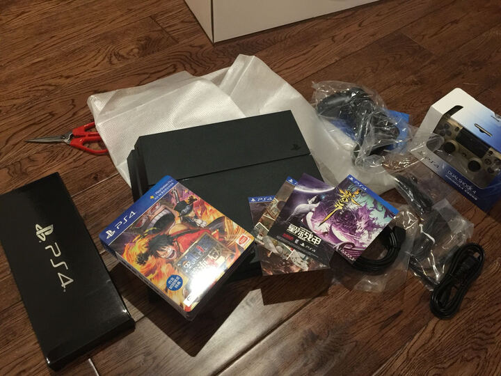 索尼【PS4国行主机】PlayStation 4 《航海王》