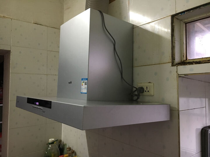 华帝i11030:京东的送货很快,安装打孔花了10