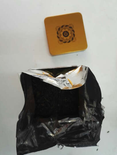 七彩云南普洱:京东快递快,茶叶还没有喝,看着