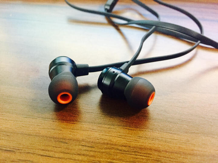 JBLT280A:这个价格的耳机,JBL做的不错,值得