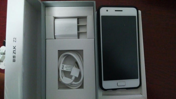 ZUKZ2 Pro:跑分挺不错的,比我之前用的vibe s