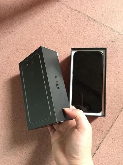 7:屎黄屏真的有 官方说法是暖色 那好,那电流声