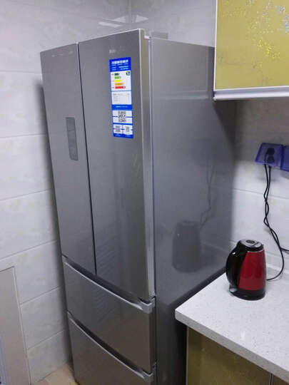 美的BCD-303WTZM(E):冰箱很漂亮,京东送货