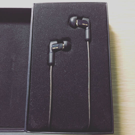 索尼XBA-N3AP:挺满意的,音质很好,就是没有