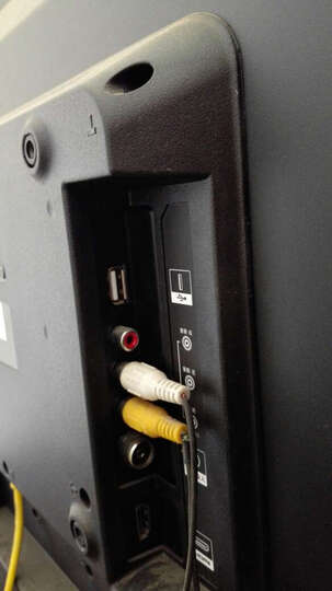 TCL:电视画面清醒 声音质感不错 连接网络也可