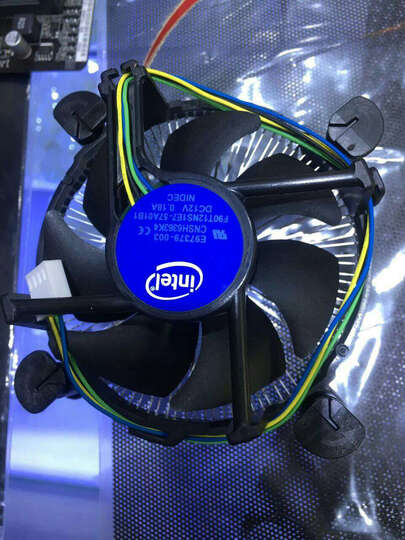 英特尔Pentium G4400:京东自营购买,相信正品