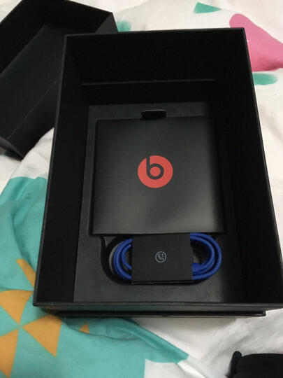 BeatsSolo2:耳机样子还是一如既往的好看,非常