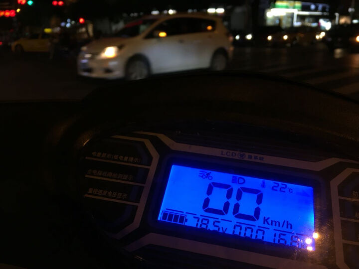 欧峰 迅鹰电动车电瓶车电摩踏板摩托车72V双人60V祖玛自行车96v1500W 磨砂黑 大迅鹰72v20A超威电池 晒单图