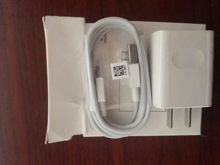 华为手机充电器:比实体店便宜很多,送货快,赞