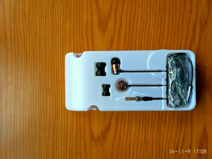 小米(MI)小米5S:手机速度很快,快递也很快手感