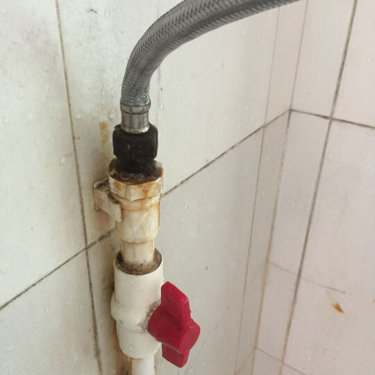 垃圾海尔小厨宝安装收费给坑了,都没用什么20