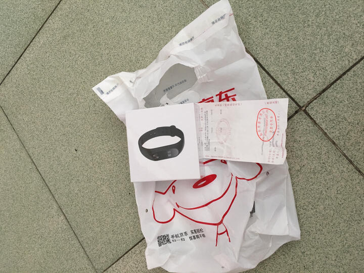 小米手环2:买后觉得用处不大。而且觉得宣传