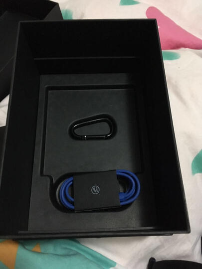 BeatsSolo2:耳机样子还是一如既往的好看,非常