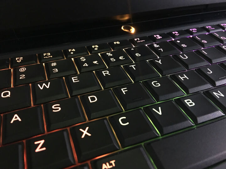 外星人ALW13ER-6828S:电脑是在老婆生孩子