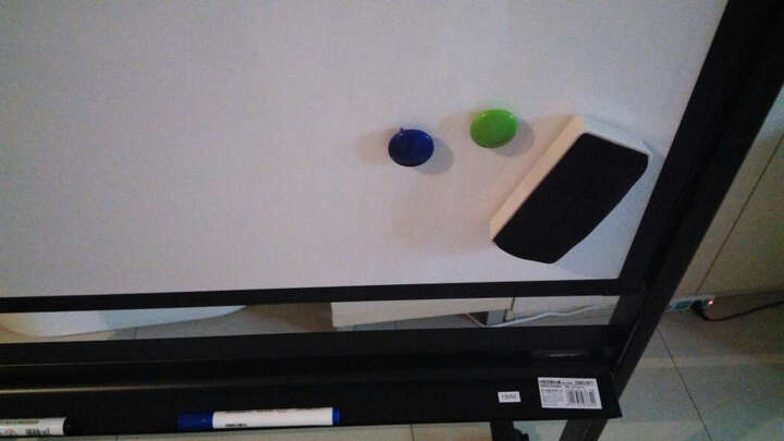 得力7882:白板安装简单 京东师傅帮我放进电