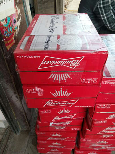 百威啤酒:口感很好,客服服务态度好,快递小哥