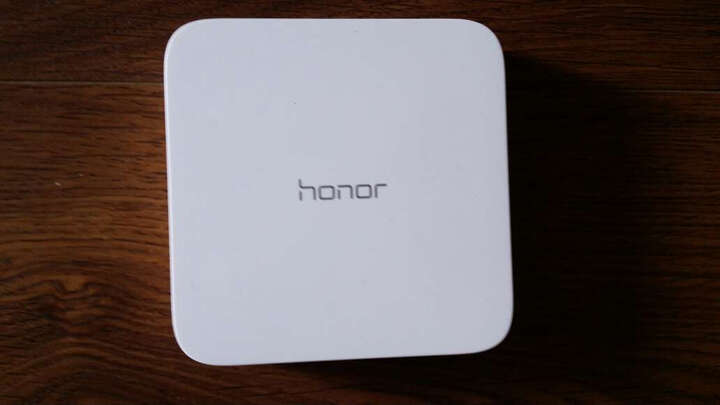 华为荣耀盒子Pro:开机桌面布局不合理。无法