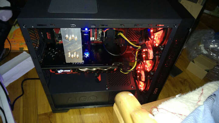 爱国者爱国者(aigo)炫影大侧透玻璃机箱黑色: