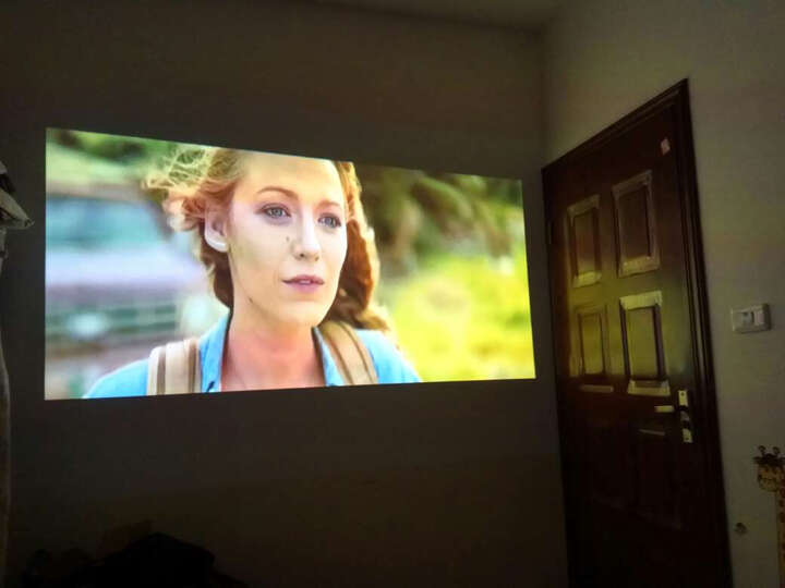 坚果G3:送货速度超级快,投影效果不错,声音质