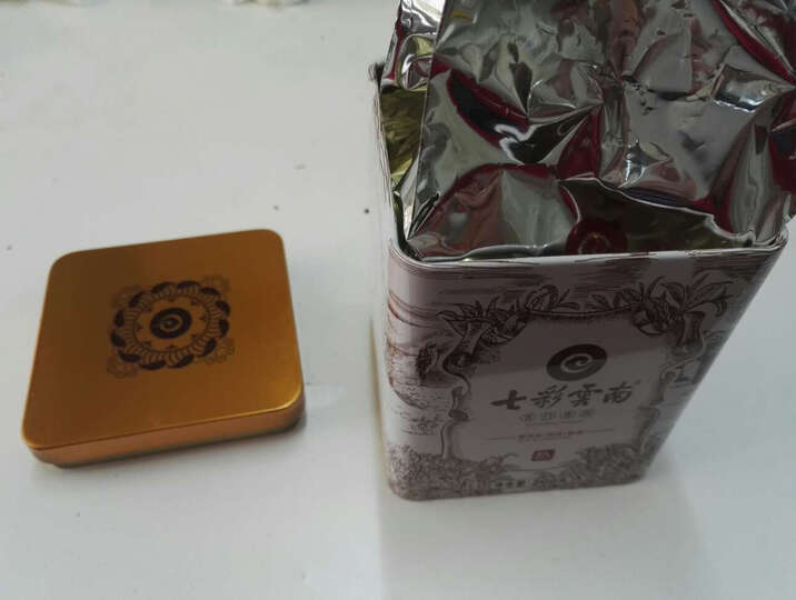 七彩云南普洱:京东快递快,茶叶还没有喝,看着