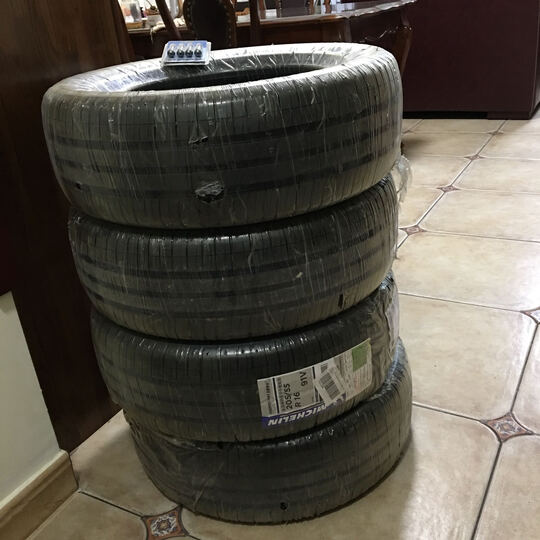 米其林轮胎205\/55R16:送货很快,小伙子还给搬