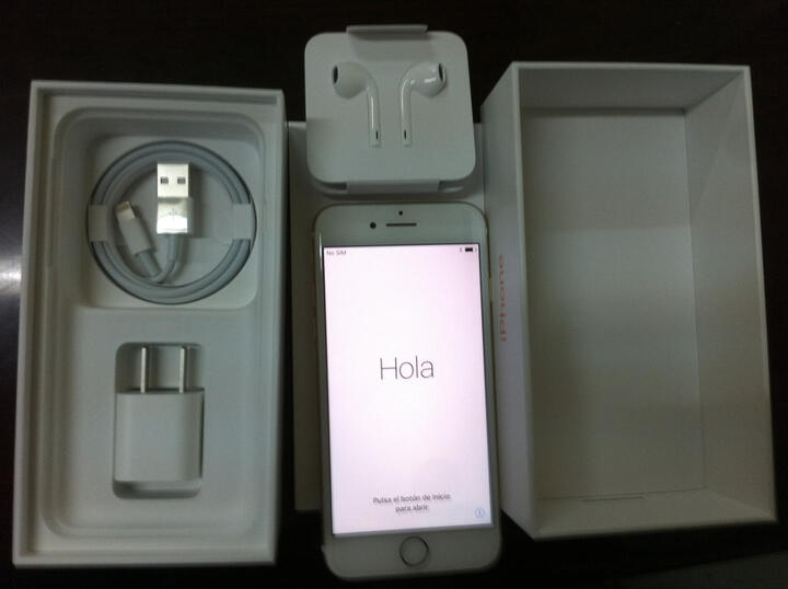 AppleiPhone7:屏幕大小正合适,握着手感很好