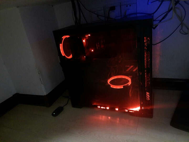 爱国者爱国者(aigo)炫影大侧透玻璃机箱黑色: