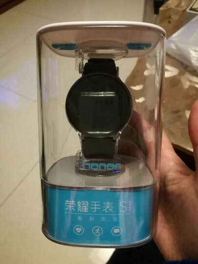 华为荣耀手表深空灰:之前用zero,这款表盘相对