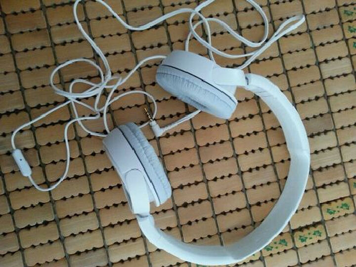 索尼(SONY) MDR-ZX110AP 入门监听头载式耳