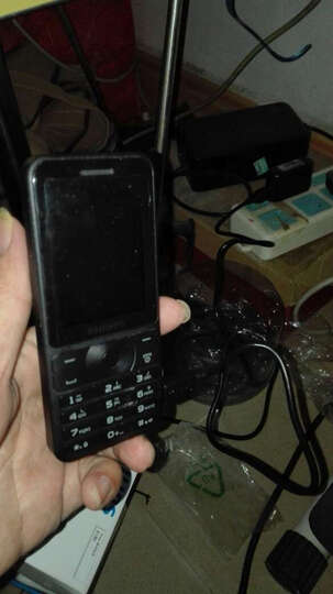 飞利浦E180:通话声音大,电池耐用,当老人机或