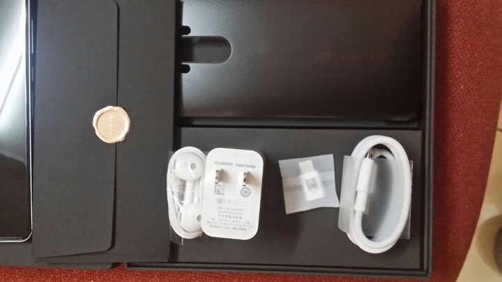 华为 Mate9:华为做的越来越好了,很贴心,很多