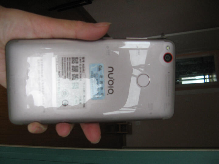 努比亚小牛6 Z11miniS:1500左右能买到金属后