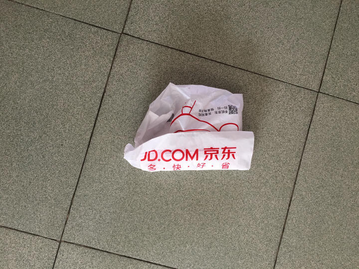 小米手环2:买后觉得用处不大。而且觉得宣传