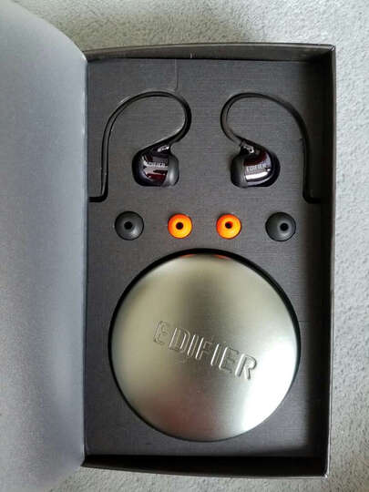 漫步者W295BT:线材很容易沾灰,看起来不舒服