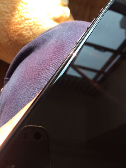 iPhone7:买回来拆开准备贴膜,结果屏有划痕,退