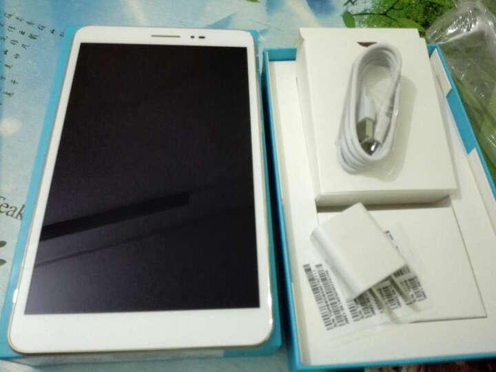 华为荣耀平板2全网通版:屏幕清晰度好和M3比