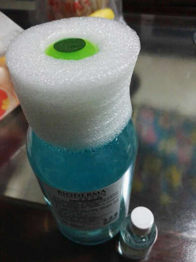 贝德玛洁肤液:包装的很用心,瓶子口特意缠了一