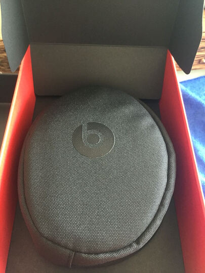 beatssolo3 wireless:煲机中,好像没有想象中音