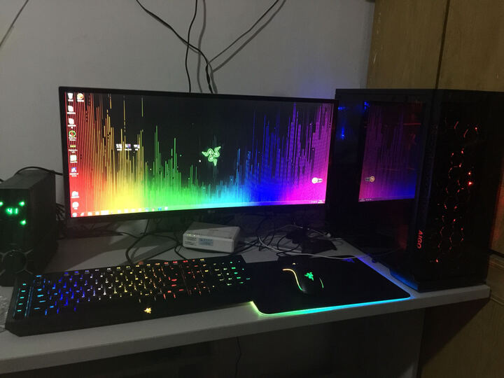 爱国者爱国者(aigo)炫影大侧透玻璃机箱黑色: