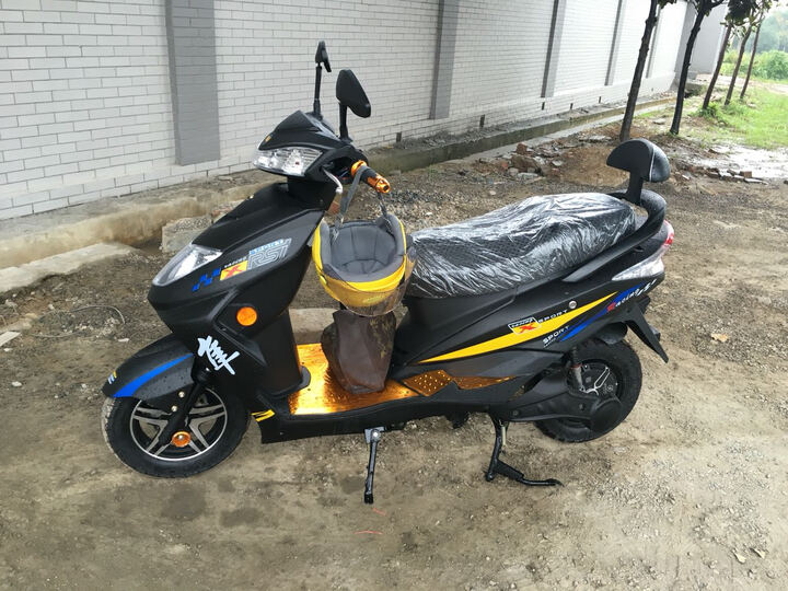 欧峰 迅鹰电动车电瓶车电摩踏板摩托车72V双人60V祖玛自行车96v1500W 磨砂黑 大迅鹰72v20A超威电池 晒单图