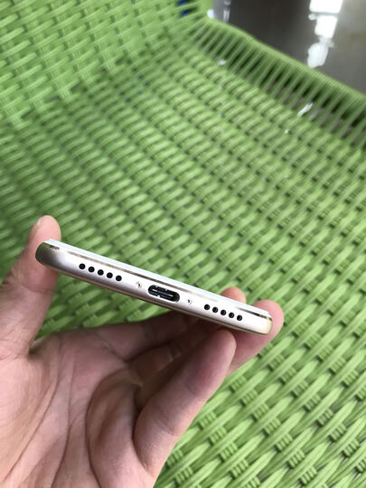 努比亚小牛6 Z11miniS:手机手感超好,屏幕大小