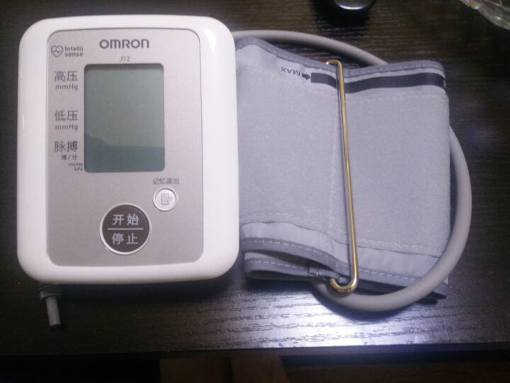 欧姆龙电子血压计:家里有一个,有点儿不准,买