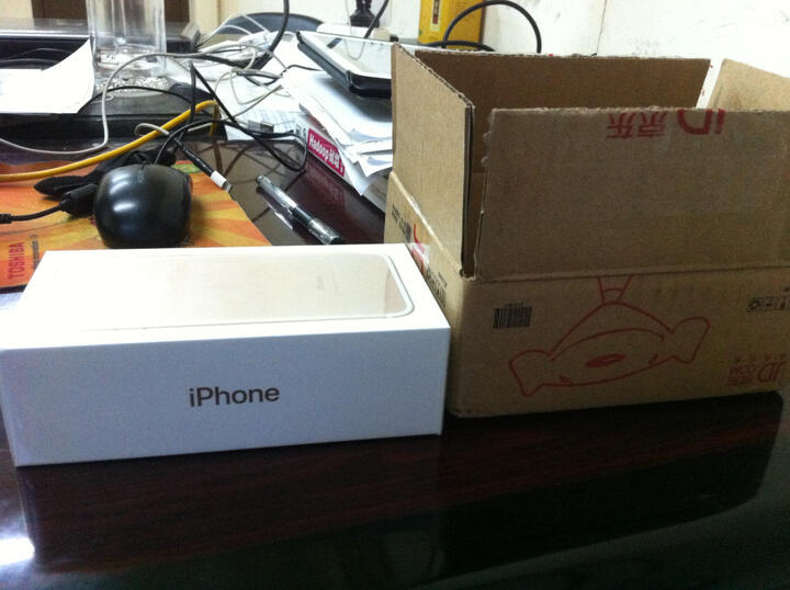 AppleiPhone7:屏幕大小正合适,握着手感很好