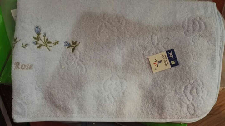 依明洁卡通枕巾:和预期的看上去一样,摸上去很