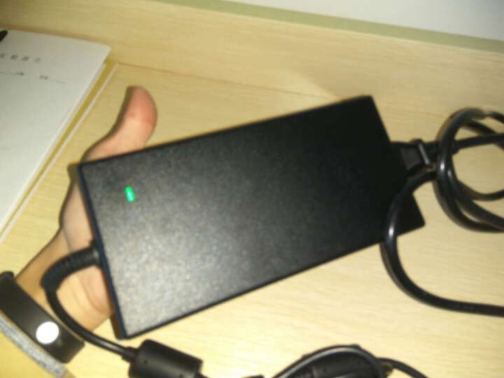 神舟战神Z7:不错的电脑,就是屏幕两个角漏光,