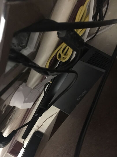 美国网件R6300v2:路由器比较大,信号稳定,覆